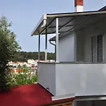 Rose On The Island Of Rab Πανσιόν Banjol