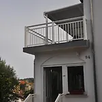 Rose On The Island Of Rab Πανσιόν Banjol