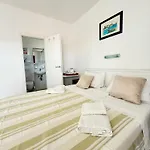 Rose On The Island Of Rab Πανσιόν 4*