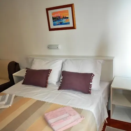 Rose At Island Of Rab Guest house
