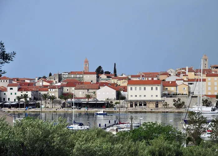 Rose On The Island Of Rab 4*