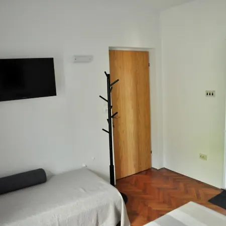 Rose On The Island Of Rab Pensjonat 4*