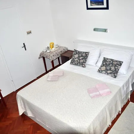 Rose On The Island Of Rab 4*